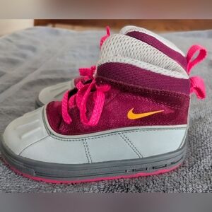 Nike Toddler Size 8 Boots (F/S)